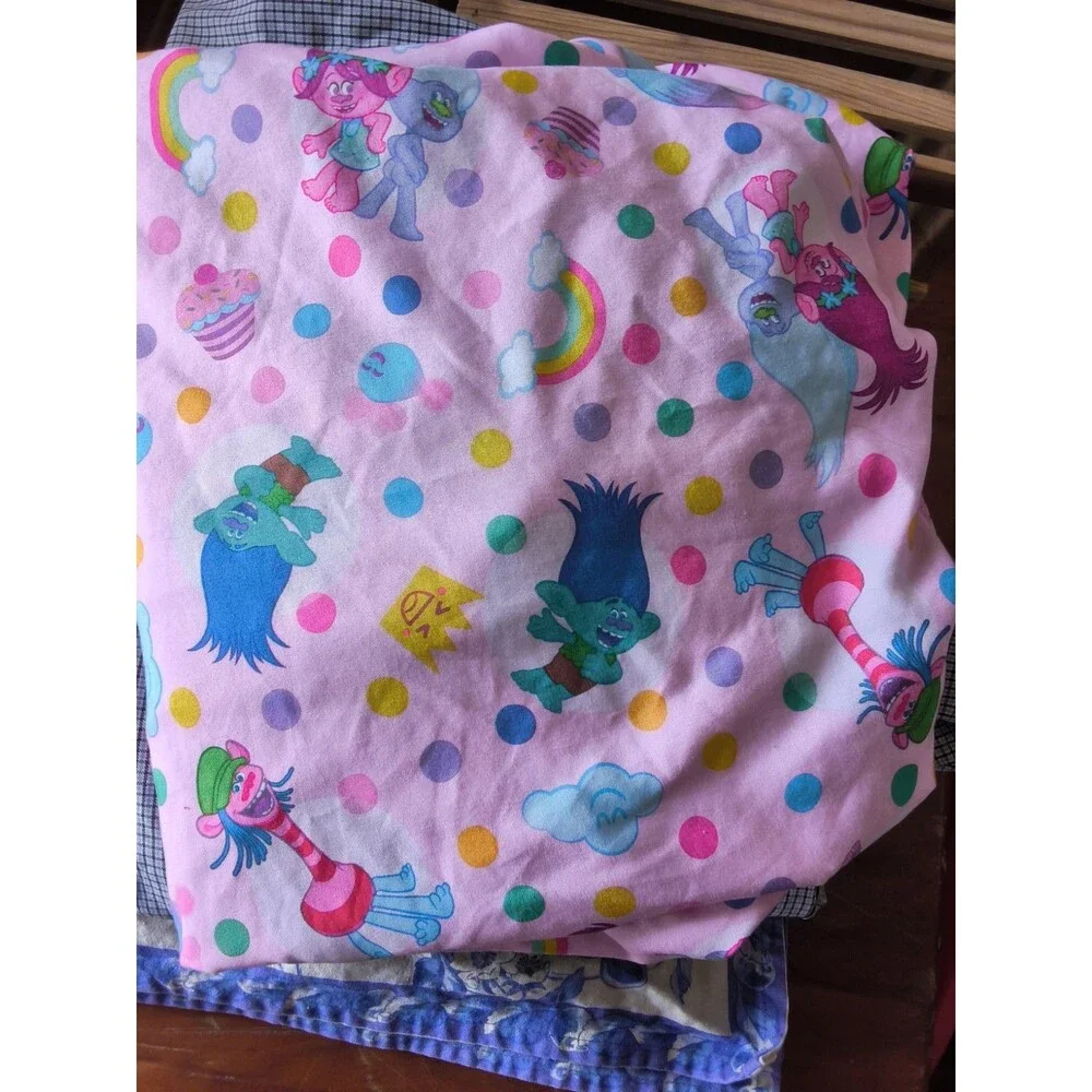 2018 Dreamworks Trolls Fitted Sheet Crib/Toddler Rainbows Trolls Cute Positive